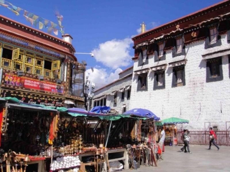 Tashitakge Hotel Lhasa Buitenkant foto