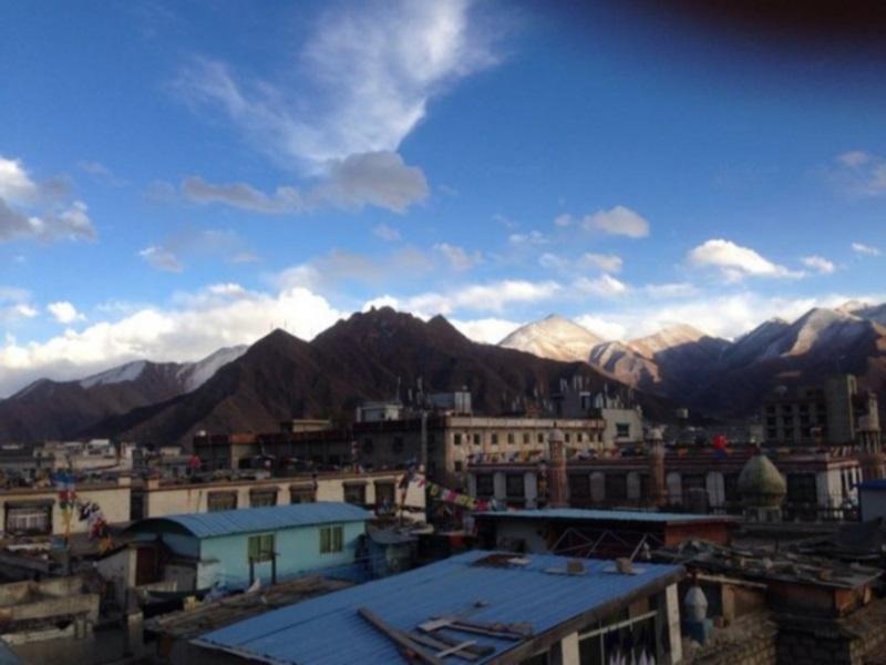 Tashitakge Hotel Lhasa Buitenkant foto