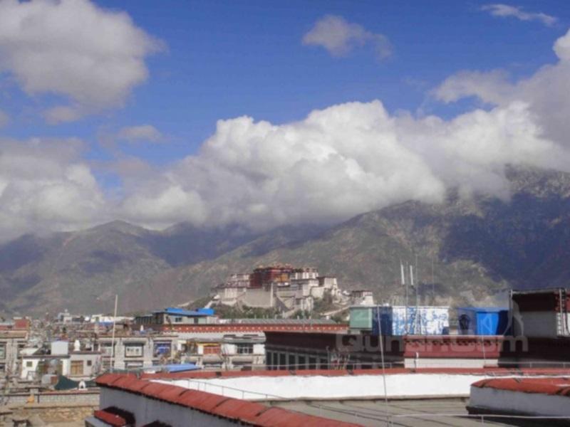 Tashitakge Hotel Lhasa Buitenkant foto