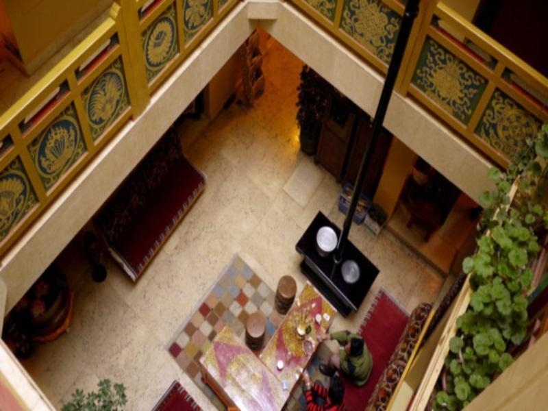 Tashitakge Hotel Lhasa Buitenkant foto