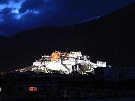 Tashitakge Hotel Lhasa Buitenkant foto