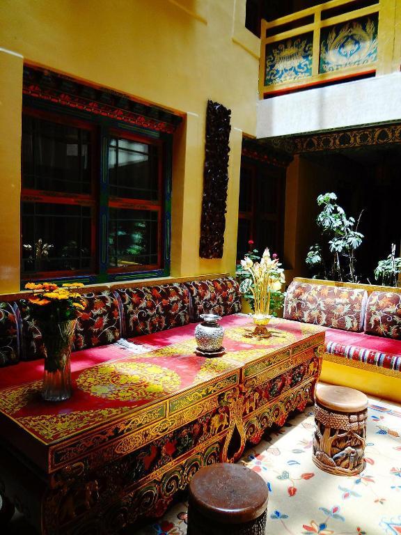 Tashitakge Hotel Lhasa Buitenkant foto