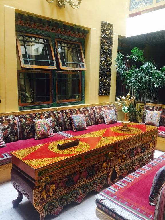 Tashitakge Hotel Lhasa Buitenkant foto