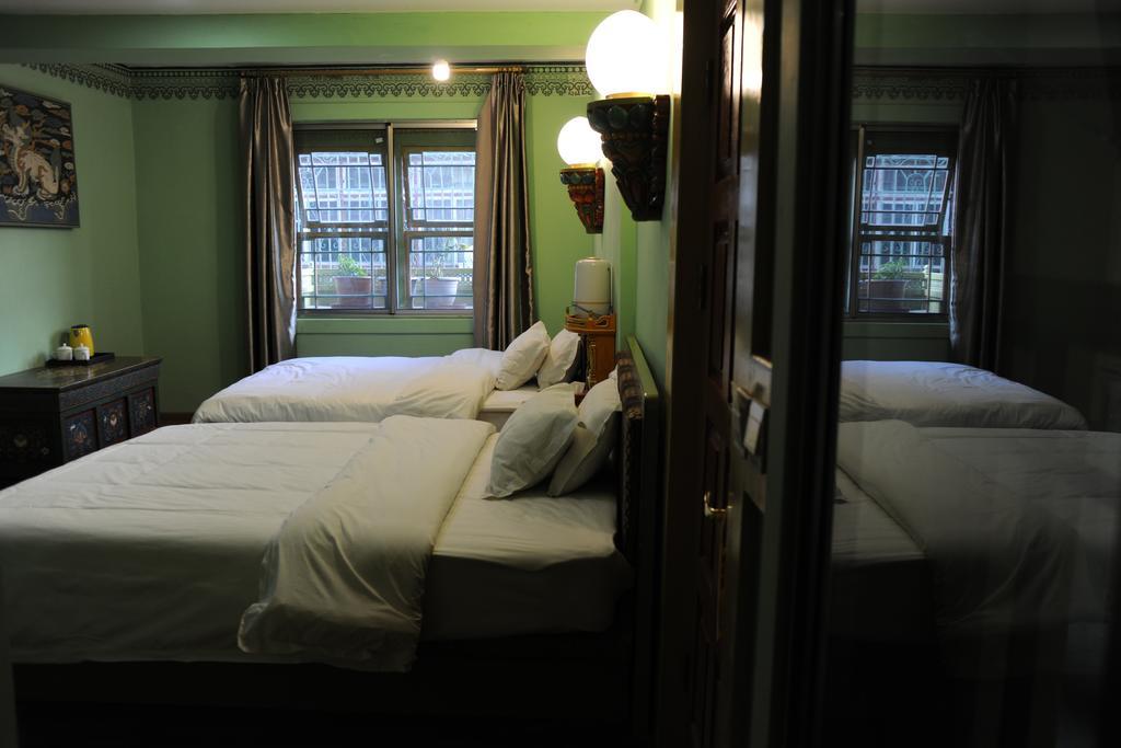 Tashitakge Hotel Lhasa Buitenkant foto