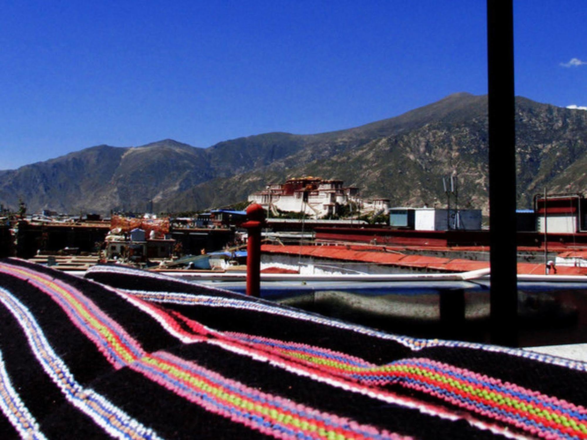 Tashitakge Hotel Lhasa Buitenkant foto
