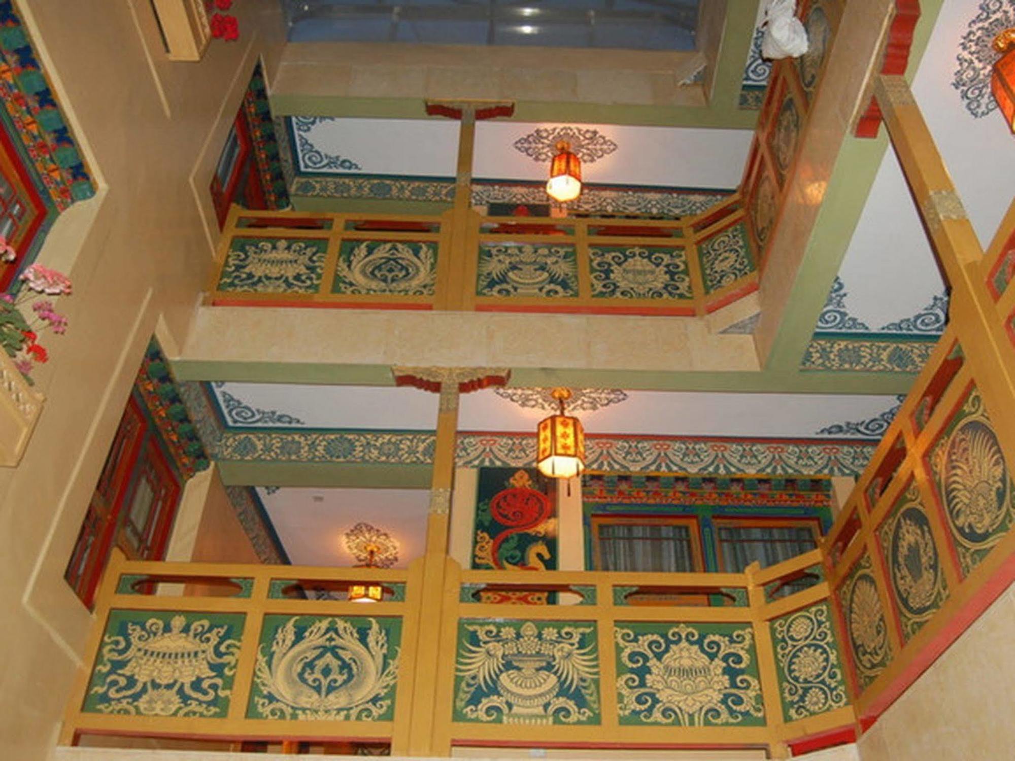 Tashitakge Hotel Lhasa Buitenkant foto